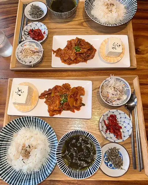 푸드갤러리빈 두부제육정식 손님 사진 1