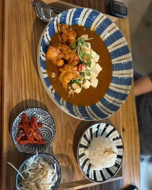 푸드갤러리빈 치킨두부카레 손님 사진 24