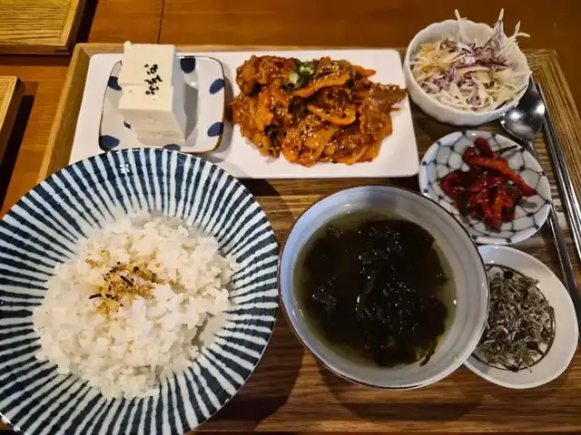푸드갤러리빈 두부제육정식 손님 사진 24