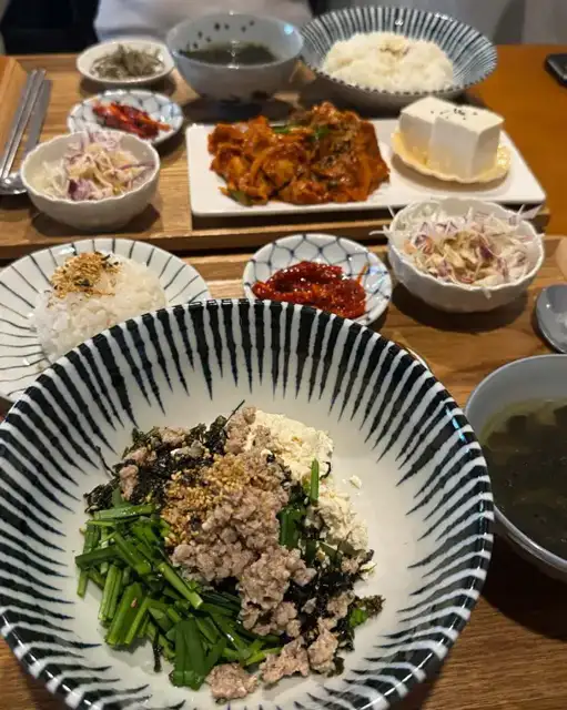 푸드갤러리빈 쌈장두부비빔밥 손님 사진 6