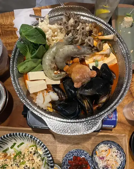 푸드갤러리빈 해물두부나베 손님 사진 3