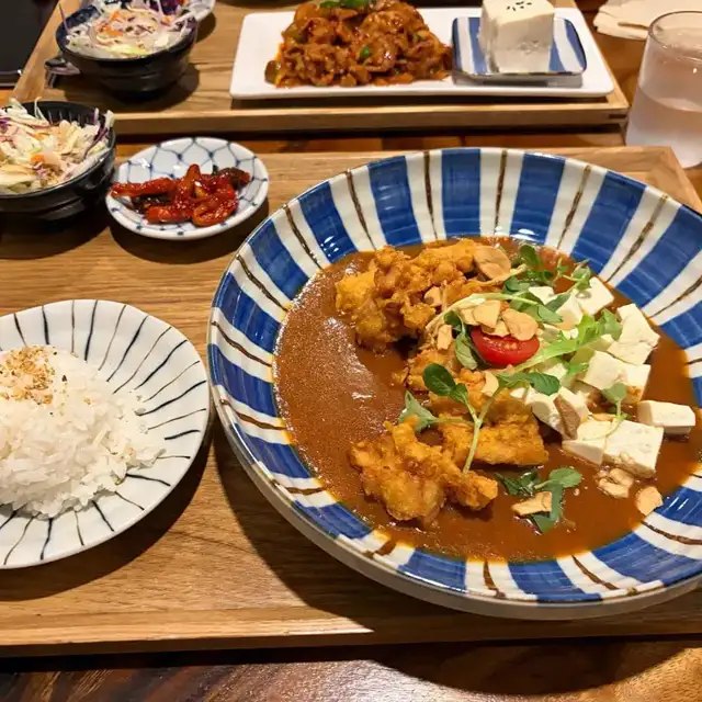 푸드갤러리빈 치킨두부카레 손님 사진 2
