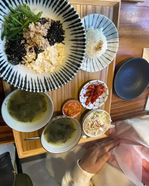 푸드갤러리빈 쌈장두부비빔밥 손님 사진 14