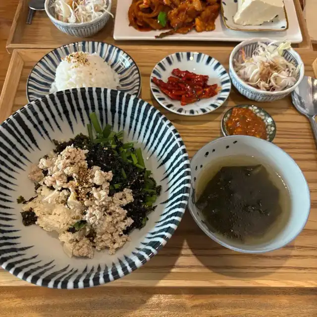 푸드갤러리빈 쌈장두부비빔밥 손님 사진 22