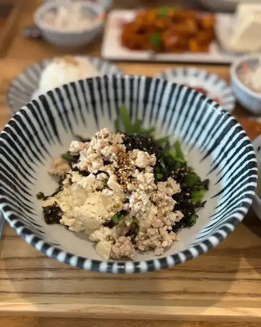 푸드갤러리빈 쌈장두부비빔밥 손님 사진 24