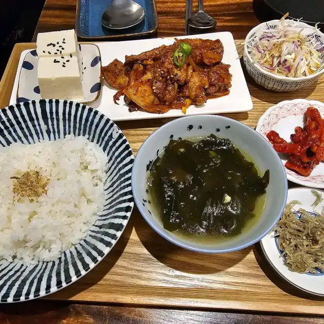 푸드갤러리빈 두부제육정식 손님 사진 13