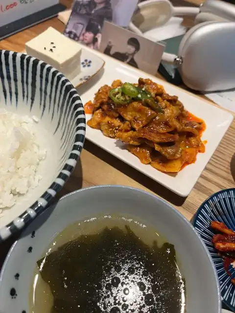 푸드갤러리빈 두부제육정식 손님 사진 16
