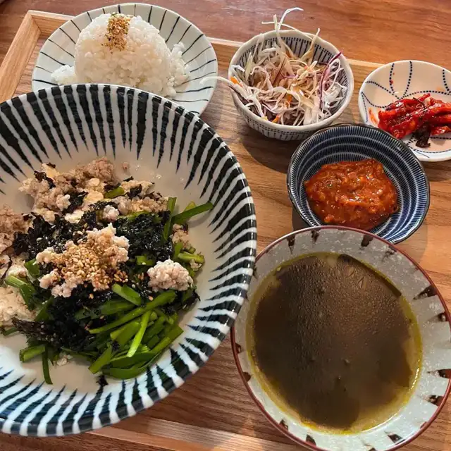 푸드갤러리빈 쌈장두부비빔밥 손님 사진 3