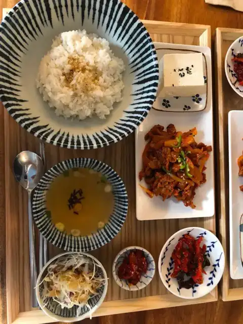 푸드갤러리빈 두부제육정식 손님 사진 18